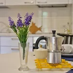 Apartment Magnoliaalmare-beachfront With Spacious Terrace *