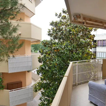 Magnoliaalmare-beachfront With Spacious Terrace Appartamento